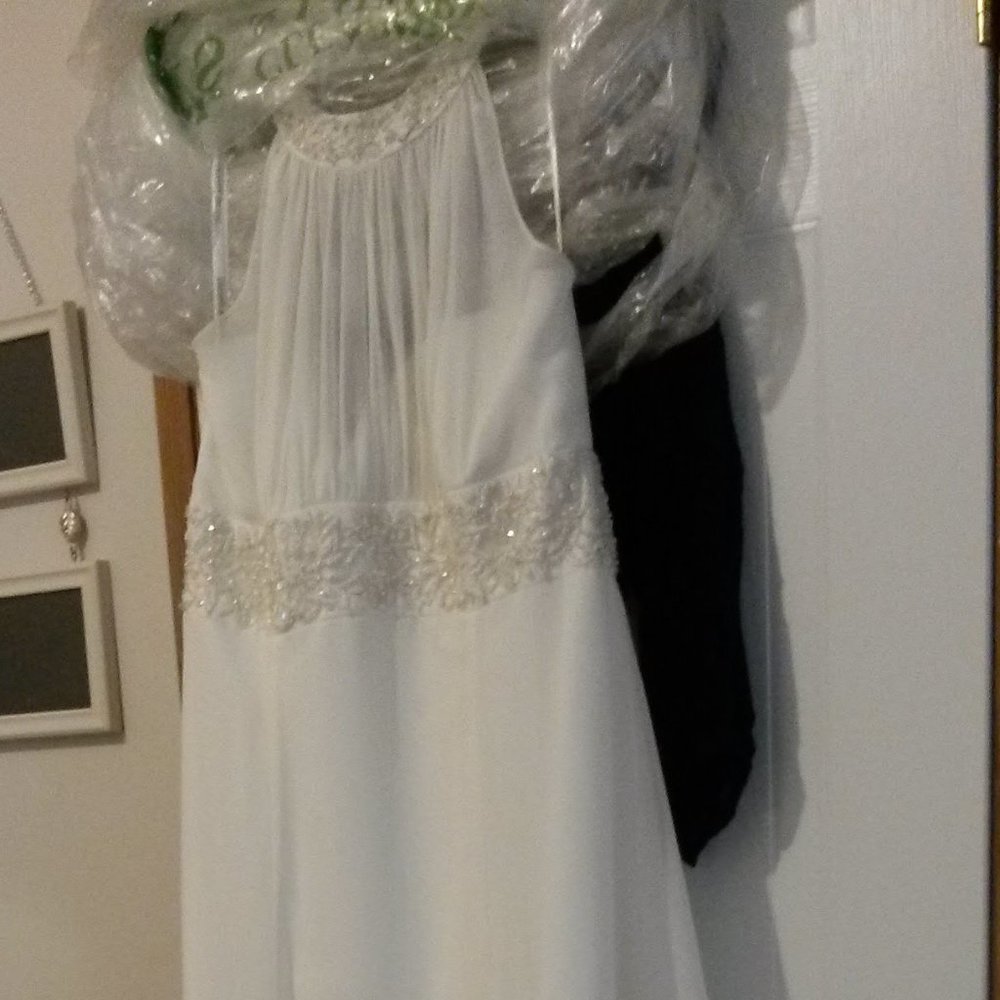 WEDDING DRESS - Picture 6 of 8